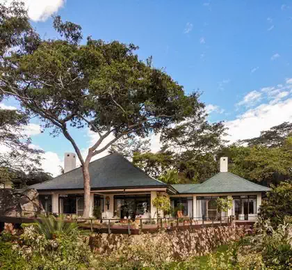 Stunning contemporary villa on top of the hill overlooking Mazowe dam